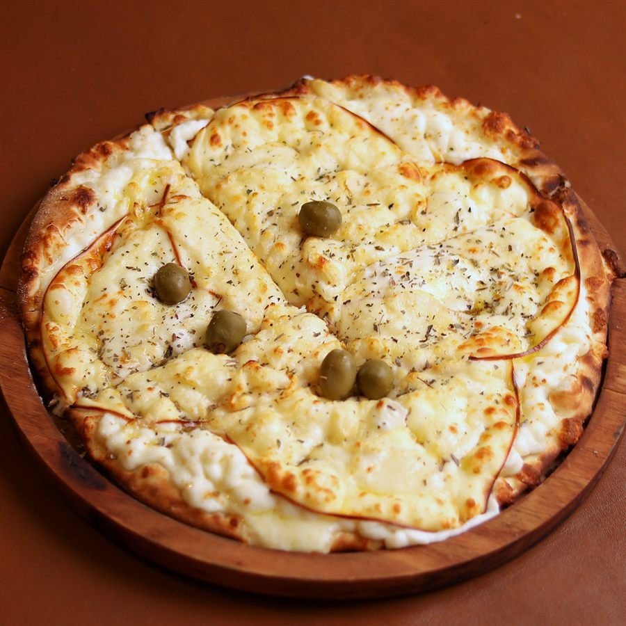 Pizza 4 Queijos